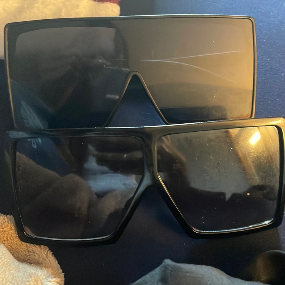Khloe Kardashian Sunglass